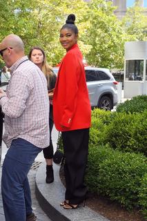 Gabrielle Union feet photo thumbnail