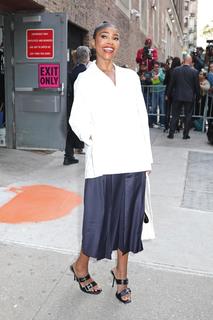 Gabrielle Union feet photo thumbnail