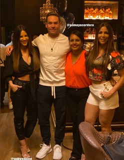 Gaby Espino feet photo thumbnail
