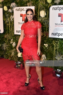 Gaby Espino feet photo thumbnail