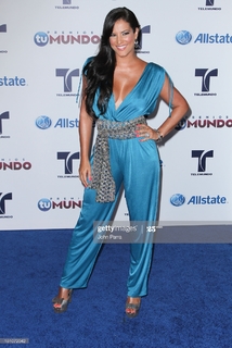 Gaby Espino feet photo thumbnail