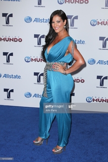 Gaby Espino feet photo thumbnail