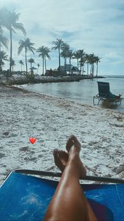 Gaby Espino feet photo thumbnail