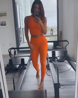 Gaby Espino feet photo thumbnail