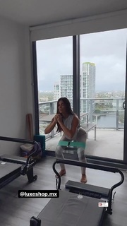 Gaby Espino feet photo thumbnail