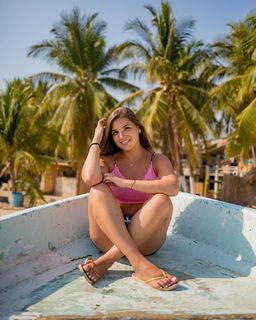 Gaby Mellado feet photo 2