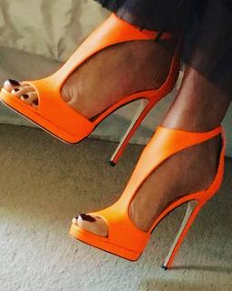 Gaby Roslin feet photo 10