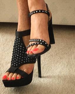 Gaby Roslin feet photo 16