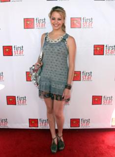 Gage Golightly feet photo 1