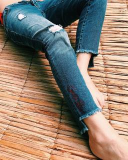 Gaia Gozzi feet photo thumbnail