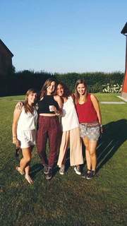 Gaia Gozzi feet photo thumbnail