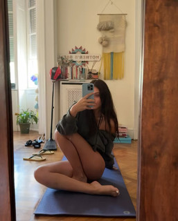 Gaia Gozzi feet photo thumbnail