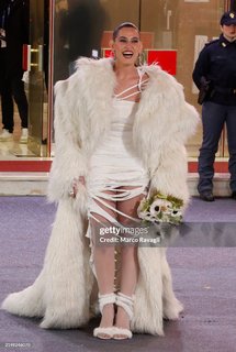 Gaia Gozzi feet photo thumbnail