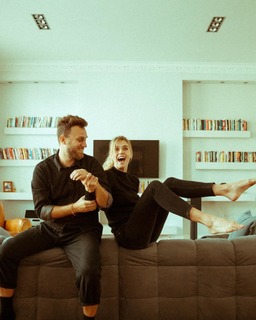 Gaia Weiss feet photo thumbnail