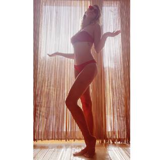 Gaia Weiss feet photo thumbnail