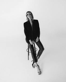 Gaia Weiss feet photo thumbnail