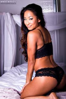 Gail Kim feet photo thumbnail