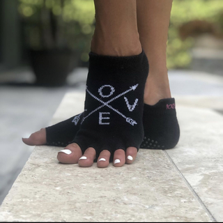 Gail Kim feet photo thumbnail