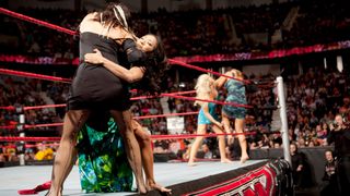 Gail Kim feet photo thumbnail