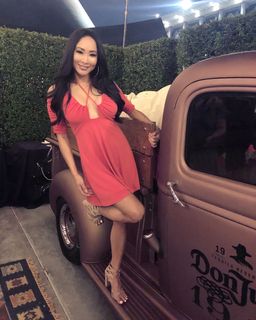 Gail Kim feet photo thumbnail