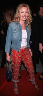 Gail O'Grady feet photo thumbnail