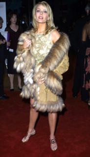 Gail O'Grady feet photo thumbnail