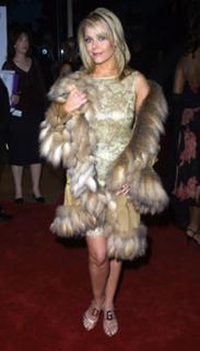 Gail O'Grady feet photo thumbnail