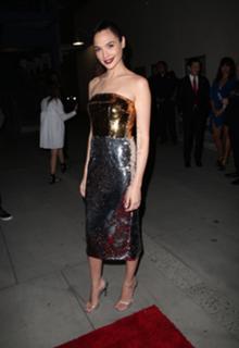 Gal Gadot feet photo thumbnail