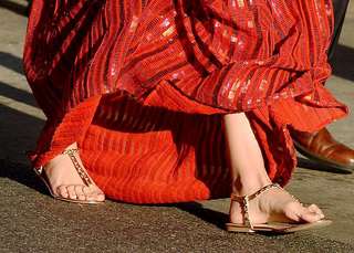Gal Gadot feet photo thumbnail