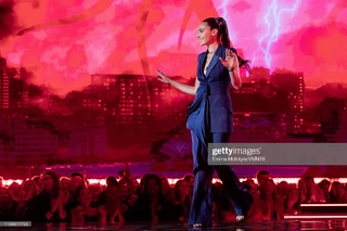 Gal Gadot feet photo thumbnail