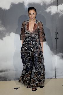 Gal Gadot feet photo thumbnail