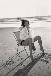 Gal Gadot feet photo thumbnail