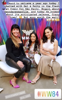 Gal Gadot feet photo thumbnail
