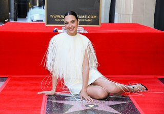 Gal Gadot feet photo thumbnail