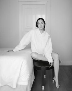 Gal Gadot feet photo thumbnail
