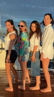 Gal Gadot feet photo 13