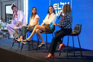 Gal Gadot feet photo 19