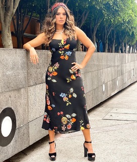 Galilea Montijo feet photo thumbnail