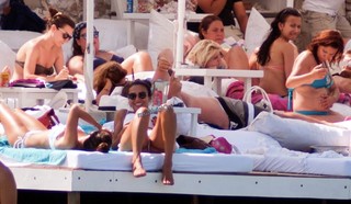 Gamze Karaman feet photo 1