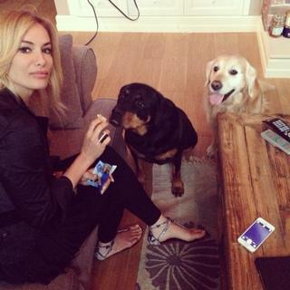 Gamze Özçelik feet photo 5