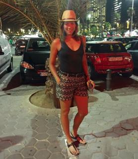 Garbiñe Muguruza feet photo thumbnail