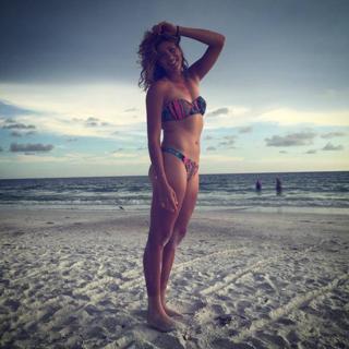 Garbiñe Muguruza feet photo thumbnail