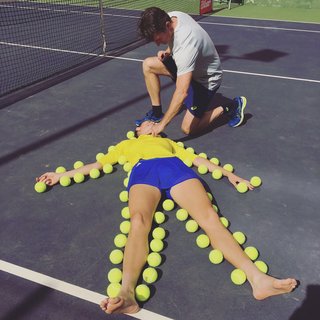 Garbiñe Muguruza feet photo thumbnail