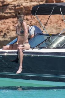 Garbiñe Muguruza feet photo thumbnail