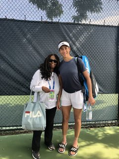 Garbiñe Muguruza feet photo thumbnail