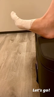 Garbiñe Muguruza feet photo thumbnail