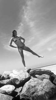 Garbiñe Muguruza feet photo thumbnail