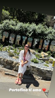 Garbiñe Muguruza feet photo thumbnail