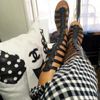 Garcelle Beauvais feet photo thumbnail