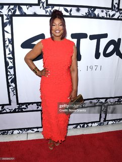 Garcelle Beauvais feet photo thumbnail